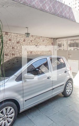 Casa à venda com 230m², 3 quartos e 2 vagas Casa à venda com 230m², 3 quartos e 2 vagasGaragem