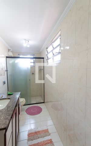 Casa à venda com 230m², 3 quartos e 2 vagas Casa à venda com 230m², 3 quartos e 2 vagasBanheiro da Suíte