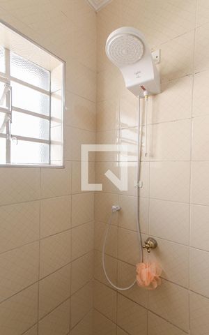 Casa à venda com 230m², 3 quartos e 2 vagas Casa à venda com 230m², 3 quartos e 2 vagasBanheiro
