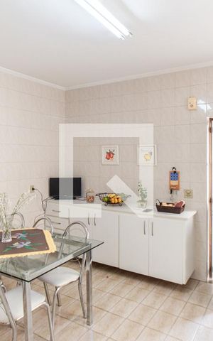 Casa à venda com 230m², 3 quartos e 2 vagas Casa à venda com 230m², 3 quartos e 2 vagasCozinha