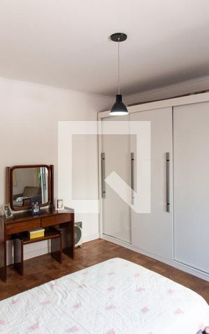 Casa à venda com 230m², 3 quartos e 2 vagas Casa à venda com 230m², 3 quartos e 2 vagasQuarto