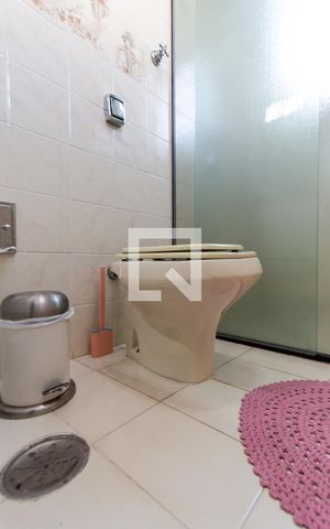 Casa à venda com 230m², 3 quartos e 2 vagas Casa à venda com 230m², 3 quartos e 2 vagasBanheiro da Suíte