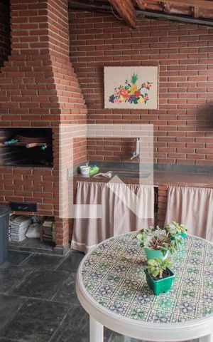 Casa à venda com 230m², 3 quartos e 2 vagas Casa à venda com 230m², 3 quartos e 2 vagasÁrea Gourmet