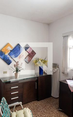 Casa à venda com 230m², 3 quartos e 2 vagas Casa à venda com 230m², 3 quartos e 2 vagasEscritório