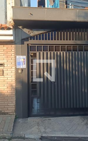 Casa à venda com 191m², 4 quartos e 2 vagasFachada
