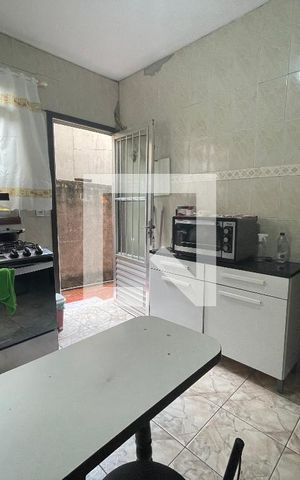 Casa à venda com 90m², 3 quartos e sem vaga Casa à venda com 90m², 3 quartos e sem vagaCozinha