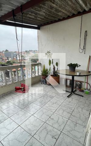 Casa à venda com 90m², 3 quartos e sem vaga Casa à venda com 90m², 3 quartos e sem vagaVaranda