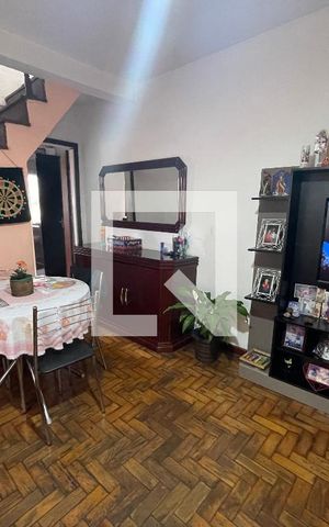 Casa à venda com 90m², 3 quartos e sem vaga Casa à venda com 90m², 3 quartos e sem vagaSala