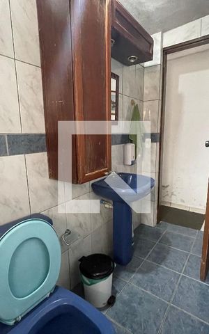 Casa à venda com 90m², 3 quartos e sem vaga Casa à venda com 90m², 3 quartos e sem vagaBanheiro
