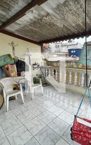 Casa à venda com 90m², 3 quartos e sem vaga Casa à venda com 90m², 3 quartos e sem vagaVaranda
