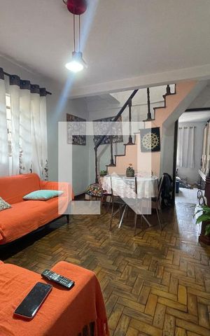 Casa à venda com 90m², 3 quartos e sem vaga Casa à venda com 90m², 3 quartos e sem vagaSala