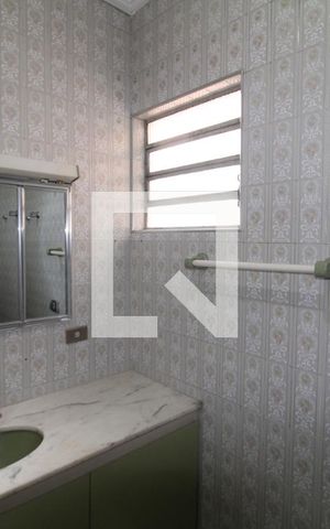 Casa à venda com 250m², 3 quartos e 2 vagasQuarto 2 - Banheiro
