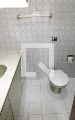 Casa à venda com 250m², 3 quartos e 2 vagasQuarto 2 - Banheiro