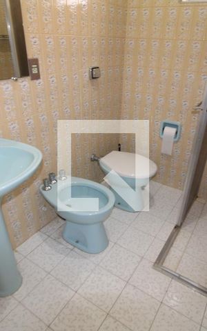 Casa à venda com 250m², 3 quartos e 2 vagasBanheiro