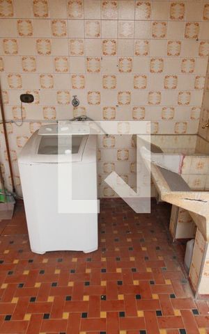 Casa à venda com 250m², 3 quartos e 2 vagasÁrea de Serviço