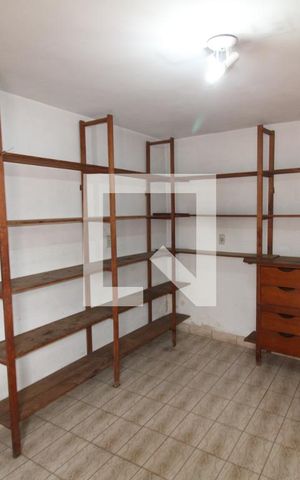 Casa à venda com 250m², 3 quartos e 2 vagasÁrea de Serviço - Quarto 1