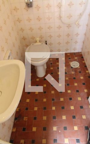 Casa à venda com 250m², 3 quartos e 2 vagasÁrea de Serviço - Banheiro