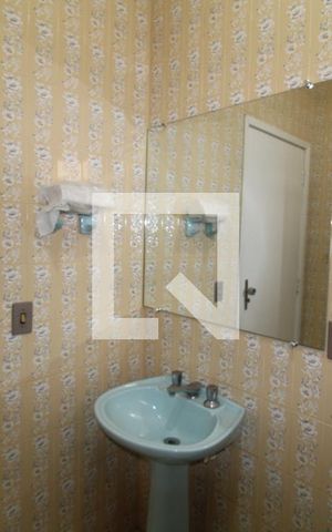 Casa à venda com 250m², 3 quartos e 2 vagasBanheiro