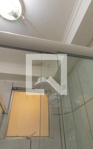 Apartamento para alugar com 43m², 2 quartos e 2 vagas Apartamento para alugar com 43m², 2 quartos e 2 vagasBanheiro