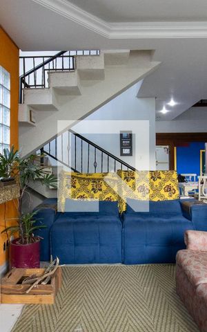 Casa de condomínio à venda com 158m², 3 quartos e 3 vagas Casa de condomínio à venda com 158m², 3 quartos e 3 vagasSala