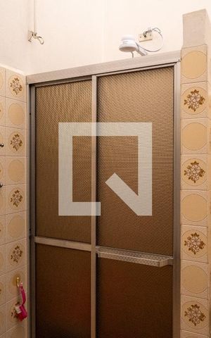 Casa à venda com 130m², 2 quartos e 1 vaga Casa à venda com 130m², 2 quartos e 1 vagaBanheiro