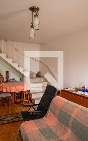 Casa à venda com 130m², 2 quartos e 1 vaga Casa à venda com 130m², 2 quartos e 1 vagaSala