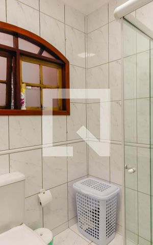 Casa à venda com 100m², 2 quartos e 1 vaga Casa à venda com 100m², 2 quartos e 1 vagaBanheiro da Suíte