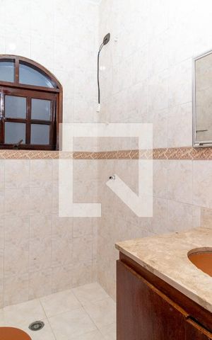 Casa à venda com 100m², 2 quartos e 2 vagasBanheiro da Suíte