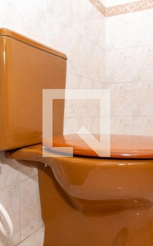 Casa à venda com 100m², 2 quartos e 2 vagasBanheiro da Suíte