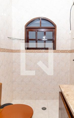 Casa à venda com 100m², 2 quartos e 2 vagasBanheiro da Suíte