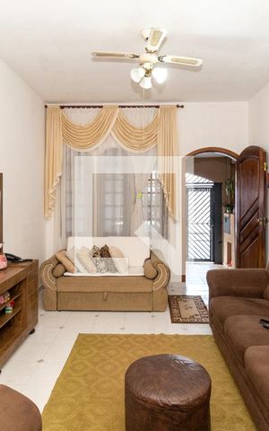 Casa à venda com 100m², 2 quartos e 2 vagasSala