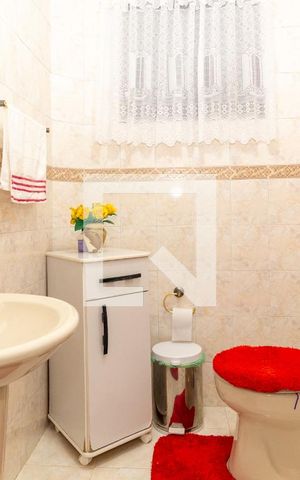 Casa à venda com 100m², 2 quartos e 2 vagasLavabo