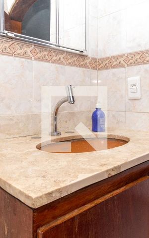 Casa à venda com 100m², 2 quartos e 2 vagasBanheiro da Suíte