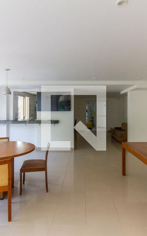 Apartamento à venda com 207m², 4 quartos e 3 vagas Apartamento à venda com 207m², 4 quartos e 3 vagasÁrea comum - Salão de festas