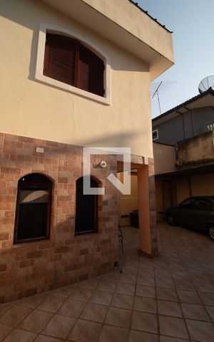 Casa à venda com 300m², 7 quartos e 3 vagas Casa à venda com 300m², 7 quartos e 3 vagasGaragem