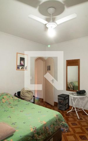Casa à venda com 300m², 7 quartos e 3 vagas Casa à venda com 300m², 7 quartos e 3 vagasQuarto 1