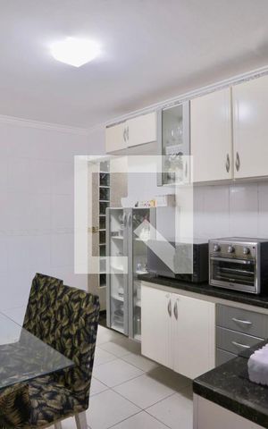 Casa à venda com 176m², 6 quartos e 2 vagas Casa à venda com 176m², 6 quartos e 2 vagasCozinha