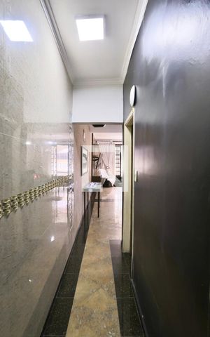 Casa à venda com 176m², 6 quartos e 2 vagas Casa à venda com 176m², 6 quartos e 2 vagasCorredor