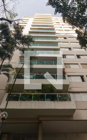 Apartamento à venda com 267m², 3 quartos e 2 vagas Apartamento à venda com 267m², 3 quartos e 2 vagasFachada