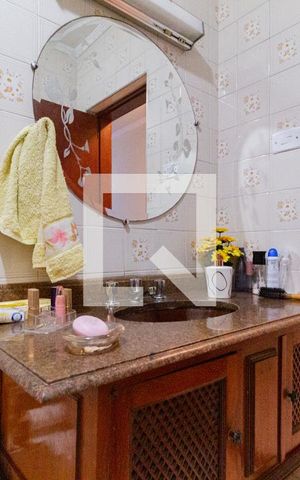 Casa à venda com 197m², 3 quartos e 1 vagaBanheiro 2