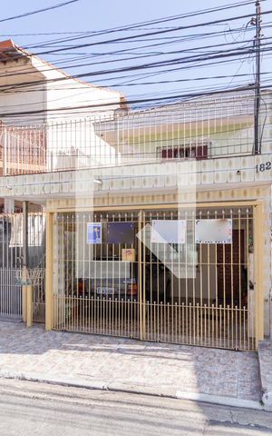 Casa à venda com 197m², 3 quartos e 1 vagaFachada