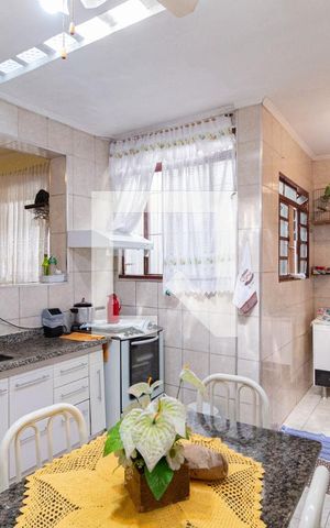 Casa à venda com 197m², 3 quartos e 1 vagaCozinha e área de serviço