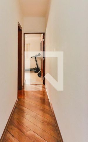 Casa à venda com 185m², 4 quartos e 3 vagasCorredor Quartos