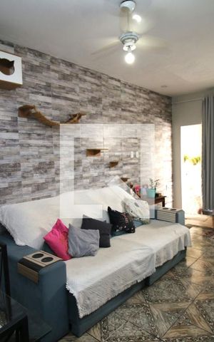 Casa à venda com 150m², 2 quartos e sem vagaSala