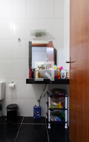 Casa à venda com 300m², 4 quartos e 6 vagas Casa à venda com 300m², 4 quartos e 6 vagasBanheiro da Suíte