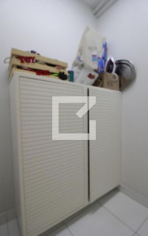 Apartamento à venda com 190m², 4 quartos e 3 vagasQuarto Lavanderia