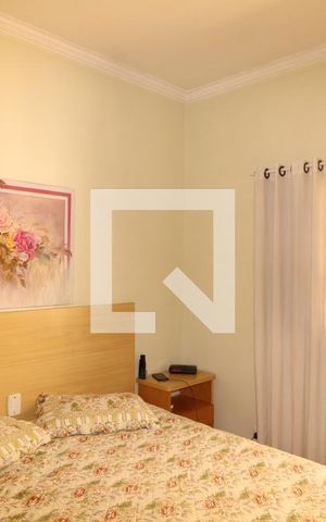Casa à venda com 200m², 4 quartos e 4 vagasQuarto 1 suite