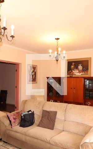 Casa à venda com 200m², 4 quartos e 4 vagasSala 1