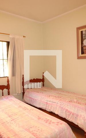 Casa à venda com 200m², 4 quartos e 4 vagasQuarto 2