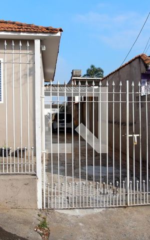 Casa à venda com 500m², 2 quartos e 10 vagas Casa à venda com 500m², 2 quartos e 10 vagasFachada